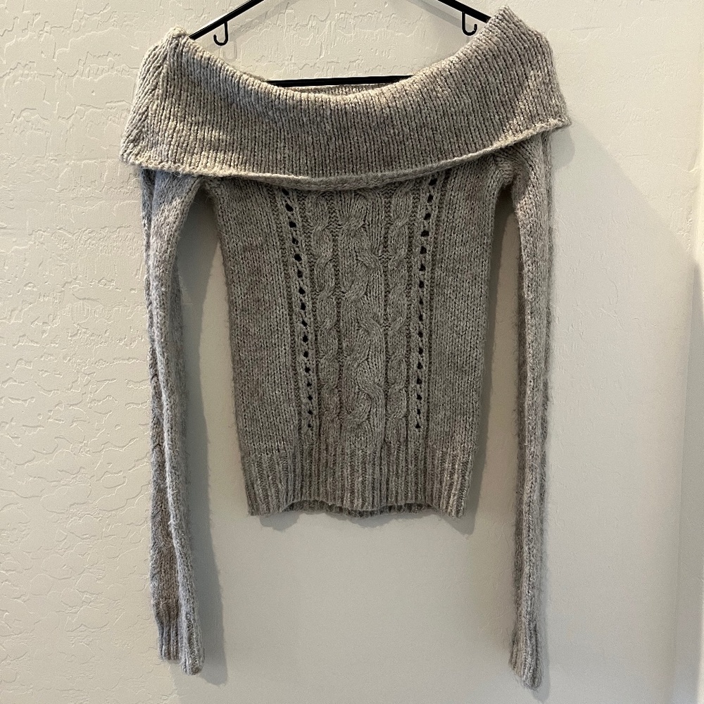 Hollister sweater long sleeve size Small Gray